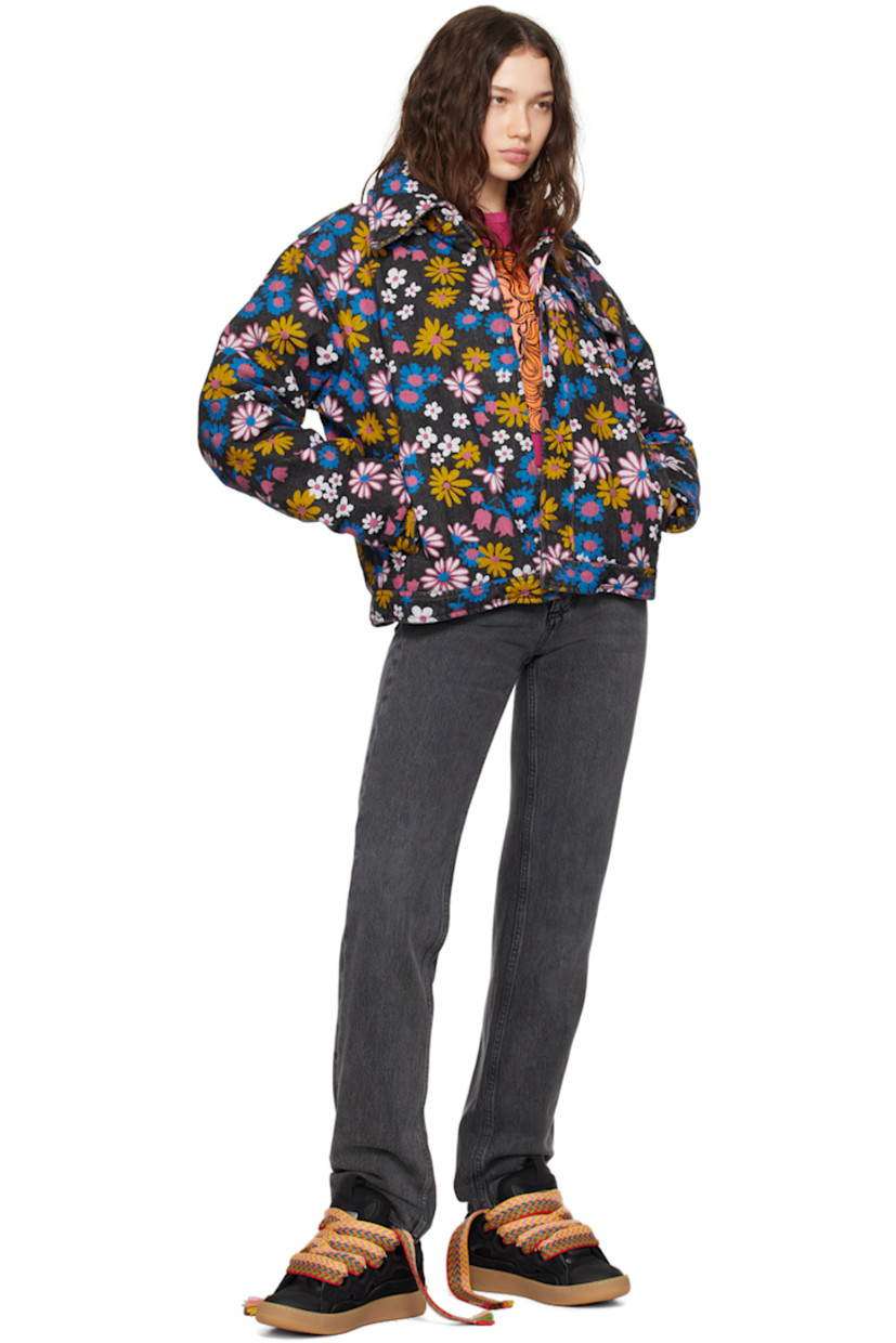 Padded non-stretch denim jacket. Floral pattern printed throughout. 

· Spread collar
· Press-stud closure
· Flap pocket at chest
· Welt pockets
· Epaulettes 
· Press-stud fastening at cuffs
· Patch pocket at interior
· Full cotton twill lining

Supplier color: Black floral