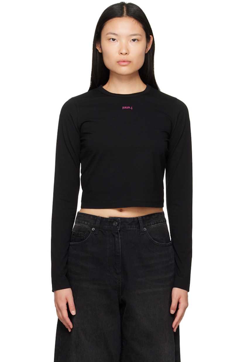 Stretch cotton jersey T-shirt. 

· Crewneck
· Logo embroidered at chest
· Logo flag at side seam

Available exclusively at SSENSE.

Supplier color: Black