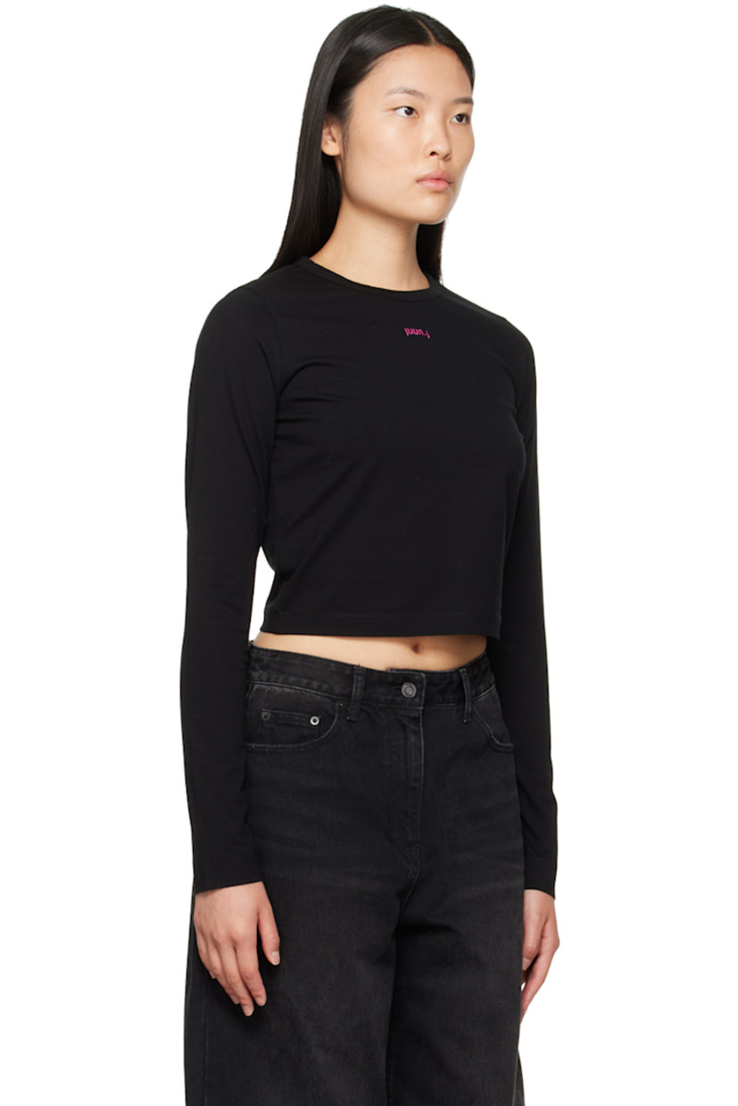 Stretch cotton jersey T-shirt. 

· Crewneck
· Logo embroidered at chest
· Logo flag at side seam

Available exclusively at SSENSE.

Supplier color: Black