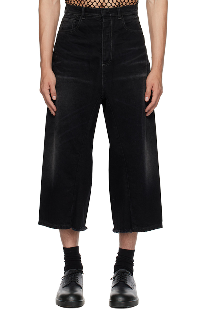 Handcrafted non-stretch denim jeans. Fading and whiskering throughout.

· Paneled construction
· Belt loops
· Five-pocket styling
· Button-fly
· Frayed edge at cuffs
· Logo plaque at back waistband
· Contrast stitching in gray

Supplier color: Black