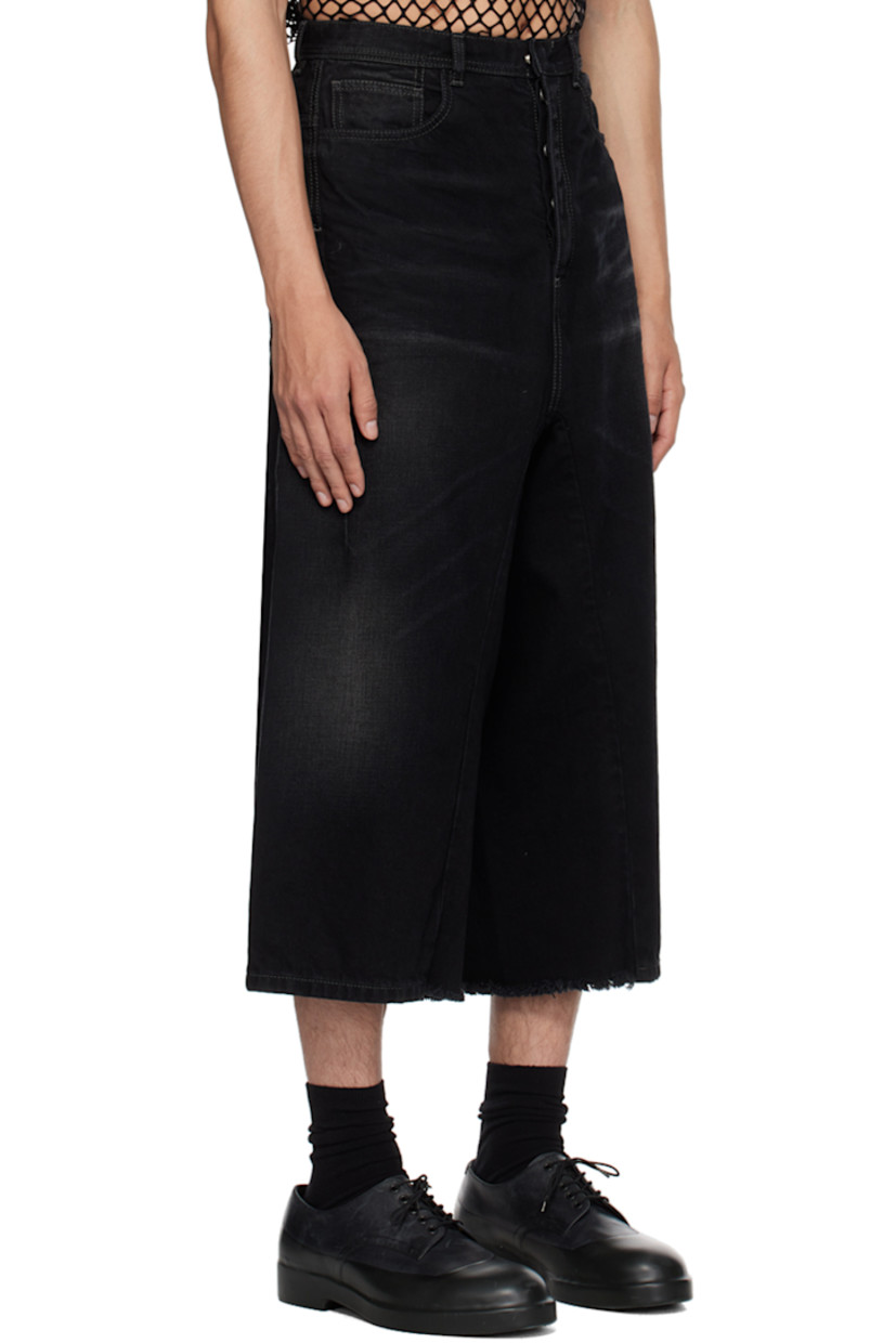 Handcrafted non-stretch denim jeans. Fading and whiskering throughout.

· Paneled construction
· Belt loops
· Five-pocket styling
· Button-fly
· Frayed edge at cuffs
· Logo plaque at back waistband
· Contrast stitching in gray

Supplier color: Black