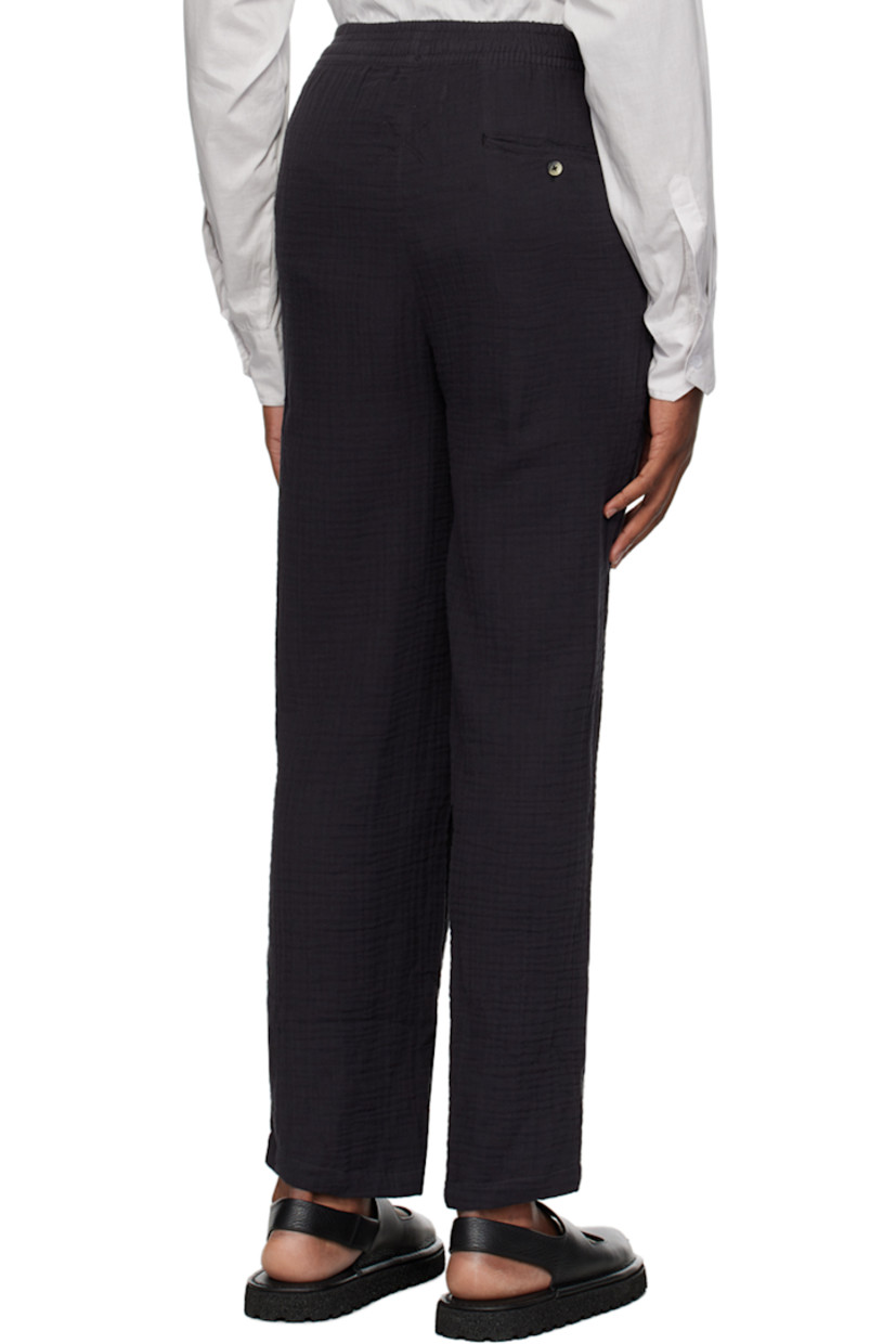 Handcrafted loose-fit cotton gauze sweatpants.

· Concealed drawstring at elasticized waistband
· Three-pocket styling

Supplier color: Black angel
