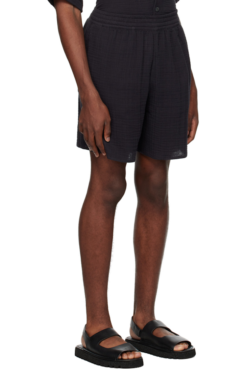 Handcrafted cotton gauze shorts.

· Concealed drawstring at elasticized waistband
· Three-pocket styling

Supplier color: Dark angel