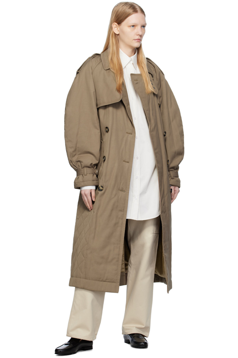 Cotton twill trousers.

· Belt loops
· Four-pocket styling
· Zip-fly
· Patch pocket at outseams
· Hammer loop at outseam

Supplier color: Cream