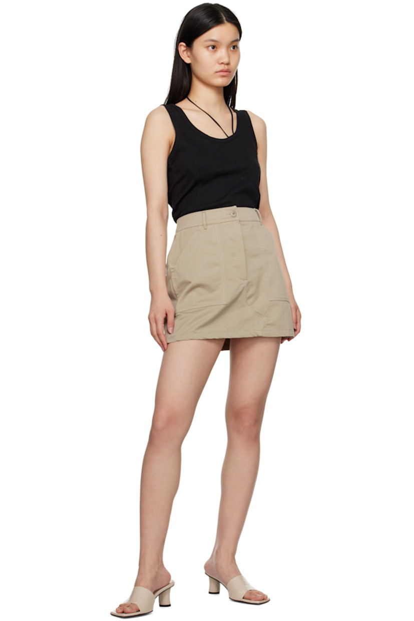 Stonewashed cotton- and polyester-blend twill skirt.

· Belt loops
· Four-pocket styling
· Zip-fly

Supplier color: Light gray