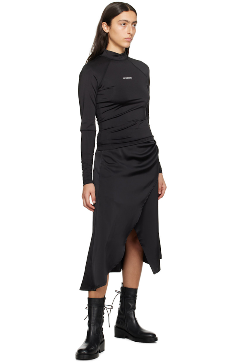 Stretch polyester jersey turtleneck. 

· Logo bonded at chest 
· Raglan sleeves

Supplier color: Black