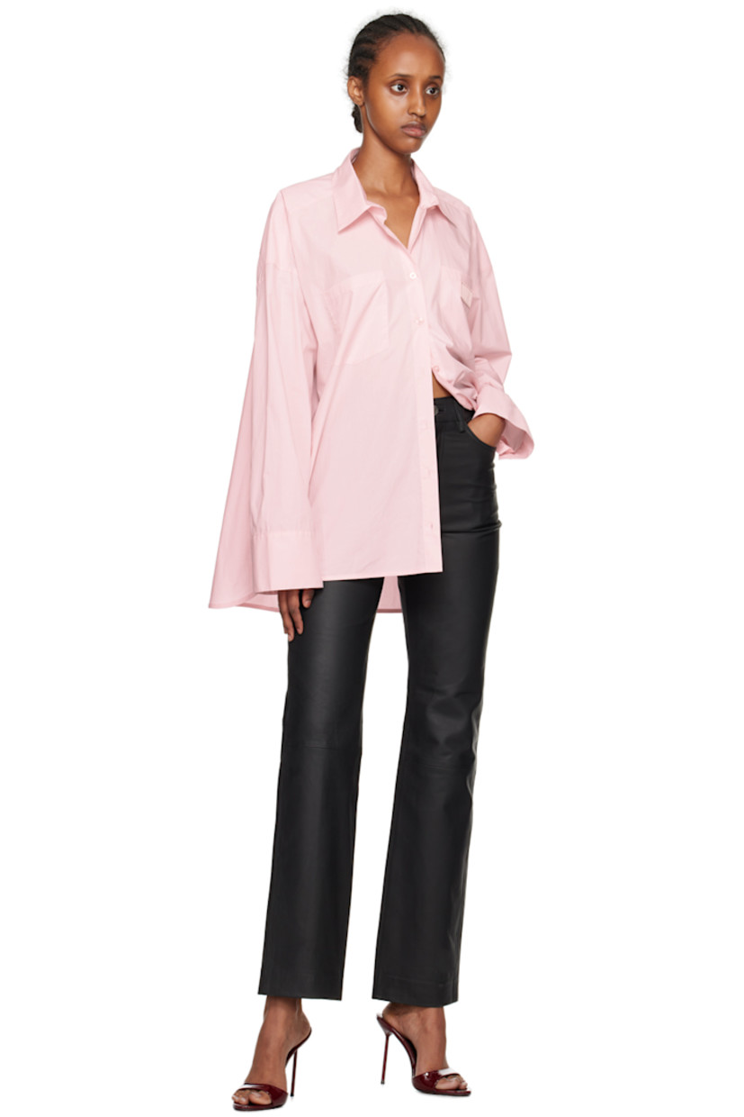 Buffed sheepskin pants.

· Belt loops
· Five-pocket styling
· Zip-fly
· Full satin lining

Supplier color: Black