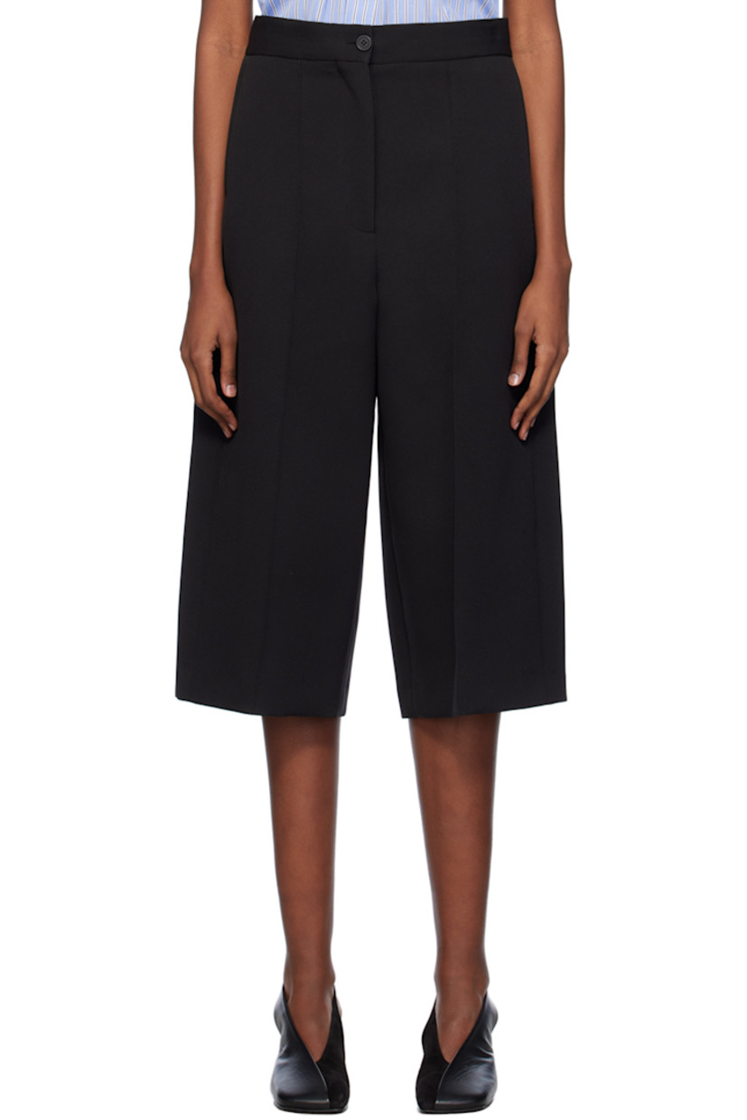 Lyocell twill trousers.

· Four-pocket styling
· Zip-fly
· Pinched seams at front
· Cropped leg

Supplier color: Black