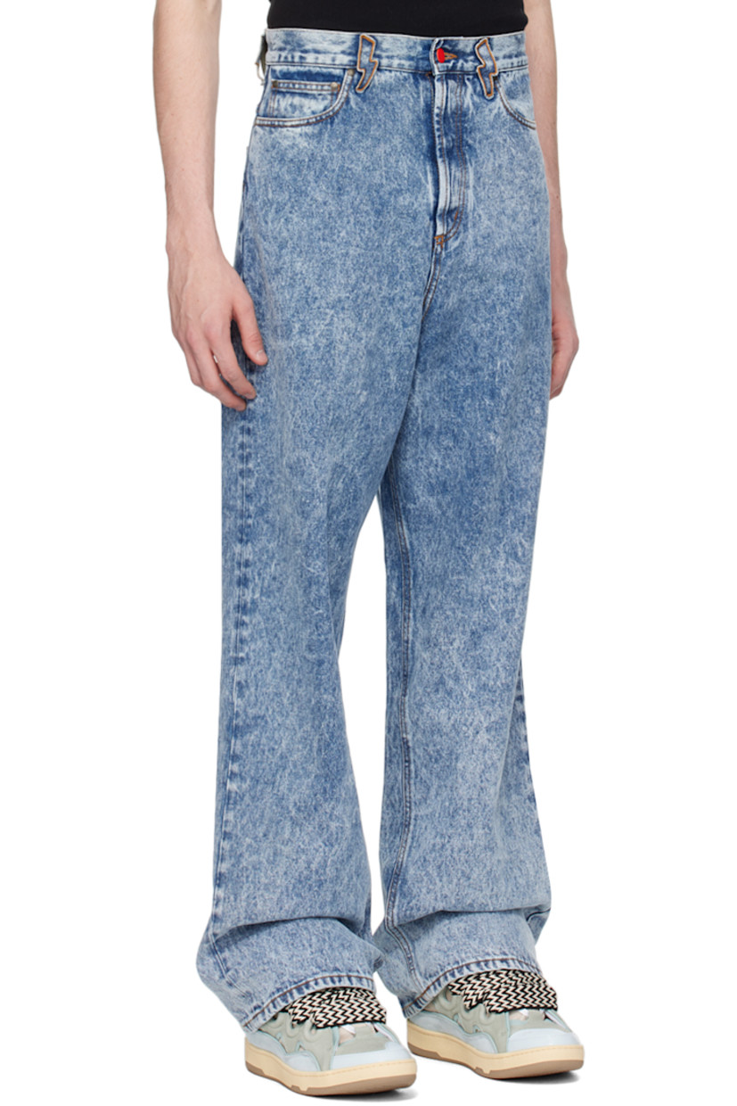 Non-stretch denim jeans. Fading throughout.

· Belt loops
· Five-pocket styling
· Button-fly
· Leather logo patch at back waistband

Supplier color: Blue/Acid wash