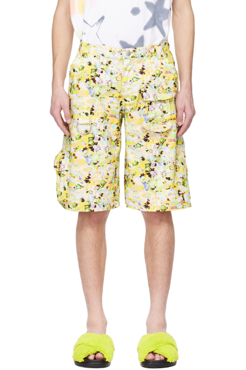 Cotton twill shorts. Hand-painted floral pattern throughout.

· Belt loops
· Five-pocket styling
· Zip-fly
· D-ring hardware at front
· Bellows pockets at front and back

Available exclusively at SSENSE.

Each item is unique. Please note that coloration and finishings may vary.

Supplier color: Puzzle flower