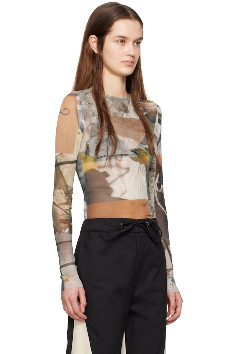 Semi-sheer stretch recycled polyester jersey T-shirt. Graphics printed throughout.

· Boat neck
· Raw edge at hem and cuffs

Supplier color: Canopy grid