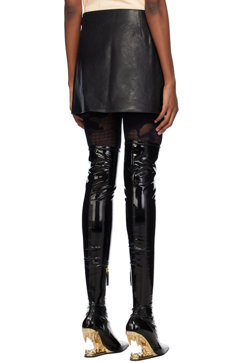 Grained leather skirt. 

· Logo hardwares at open side seam 
· Zip closure at side 
· Full viscose satin lining

Supplier color: Nero