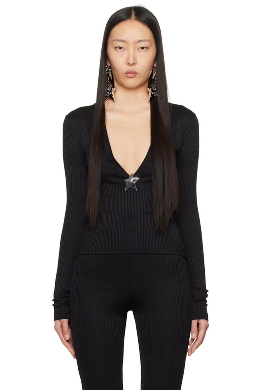 Rib knit stretch viscose top. Graphic hardware at plunging V-neck.

Supplier color: Black