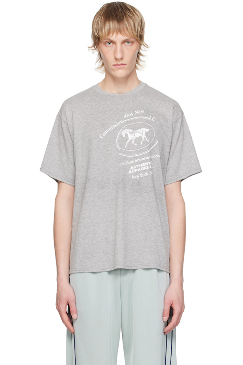Cotton jersey T-shirt. 

· Paneled construction
· Crewneck
· Logo, text, and graphic printed at front 

Supplier color: Heather