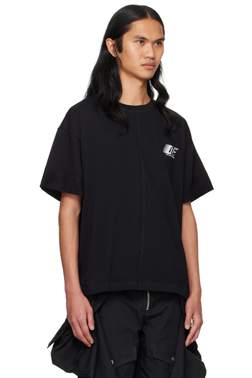 Organic cotton jersey T-shirt. Raw edges throughout.

· Rib knit crewneck
· Logo graphic printed at chest
· Central seam at front and back

Supplier color: Black