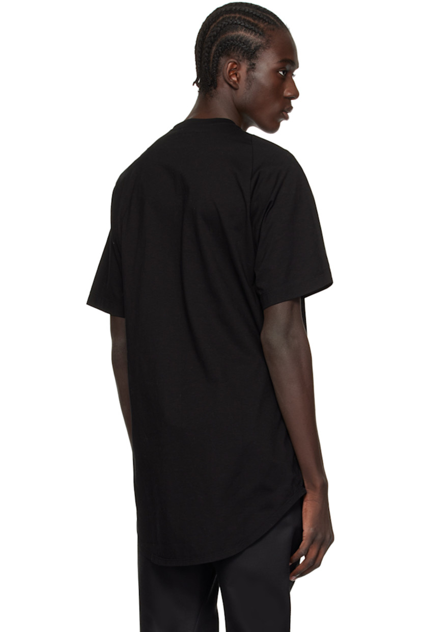 Cotton jersey T-shirt.

· Rib knit crewneck
· Graphic printed at front
· Shirttail hem

Supplier color: Black
