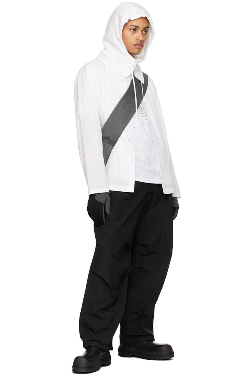 Crinkled cotton-blend poplin shirt.

· Drawstring at detachable hood
· Round neck
· Press-stud closure

Supplier color: White
