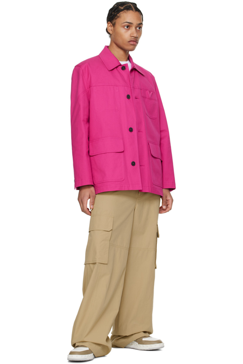 Stretch cotton canvas jacket. 

· Spread collar
· Button closure
· Logo hardware at chest
· Patch and flap pockets
· Single-button barrel cuffs
· Patch pocket at interior
· Unlined

Supplier color: Rose hill