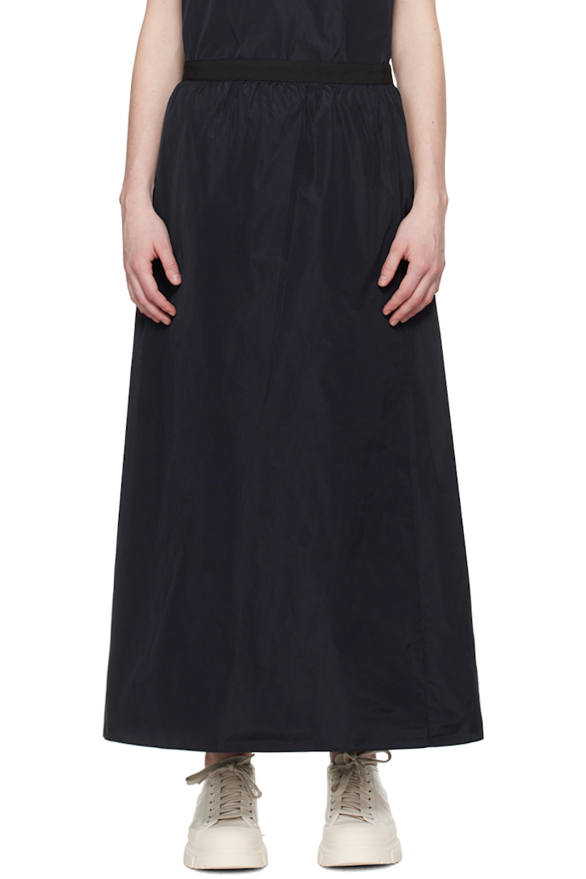 Crinkled polyester taffetas skirt.

· Gathering at waistband
· Two-pocket styling
· Concealed zip closure at back
· Central vent at back hem

Supplier color: Midnight