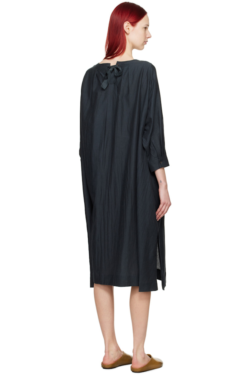 Cotton herringbone dress.

· Round neck
· Seam pockets
· Single-button barrel cuffs
· Vented side seams
· Self-tie fastening and pleats at back collar
· Unlined

Supplier color: Soft herringbone charcoal