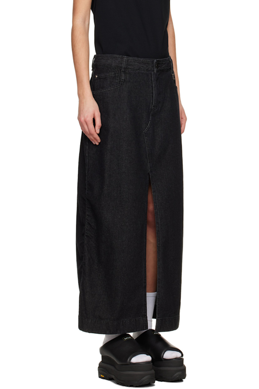 Non-stretch denim skirt. 

· Belt loops
· Five-pocket styling
· Zip-fly
· Central vent at front and back hem
· Leather logo patch at back waistband
· Logo-engraved gunmetal-tone hardware

Supplier color: Black