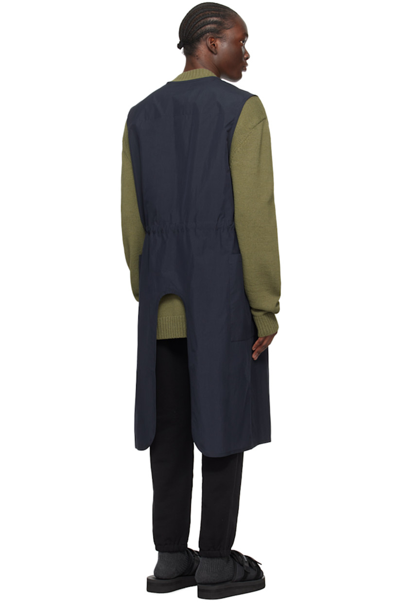 Cotton-and nylon-blend poplin vest. 

· Open front 
· Self-tie fastening at waist 
· Patch pockets 
· Central vent at back hem

Supplier color: Navy
