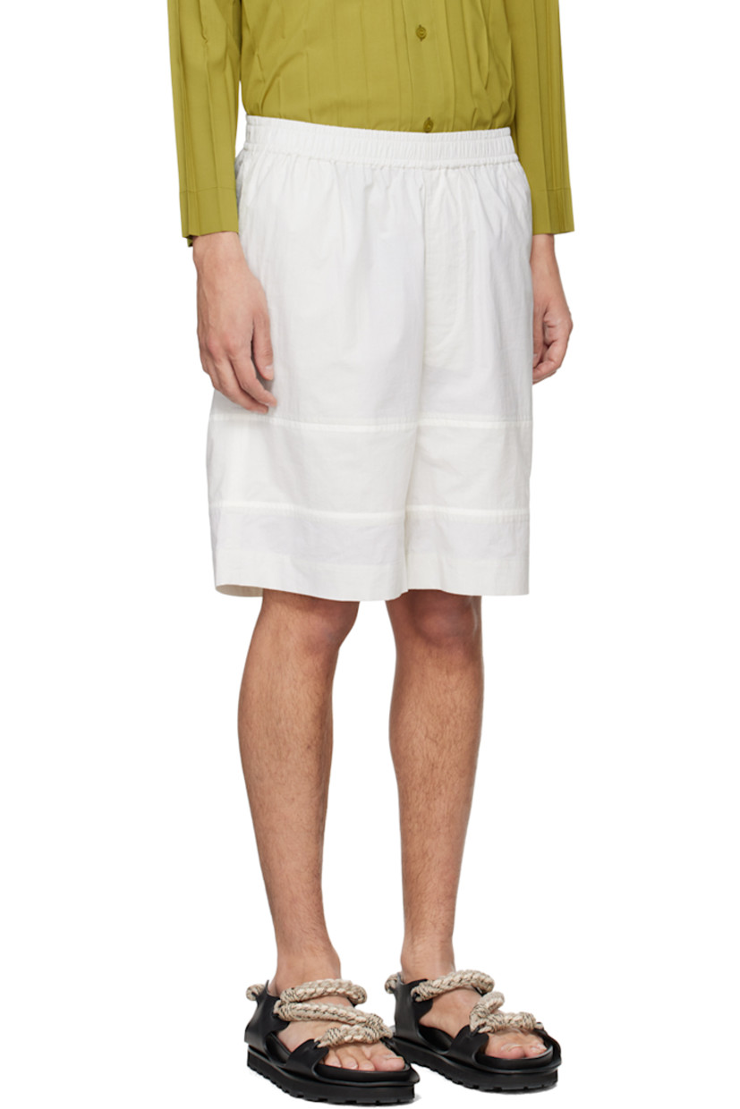 Plain-woven cotton shorts.

· Paneled construction
· Elasticized waistband
· Three-pocket styling

Supplier color: Ecru