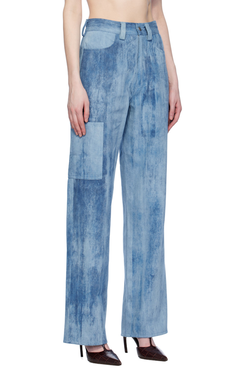 Loose-fit non-stretch denim jeans. Fading throughout.

· High-rise
· Belt loops
· Four-pocket styling
· Zip-fly
· Patch pocket at outseams
· Hammer loop outseam

Supplier color: Light blue