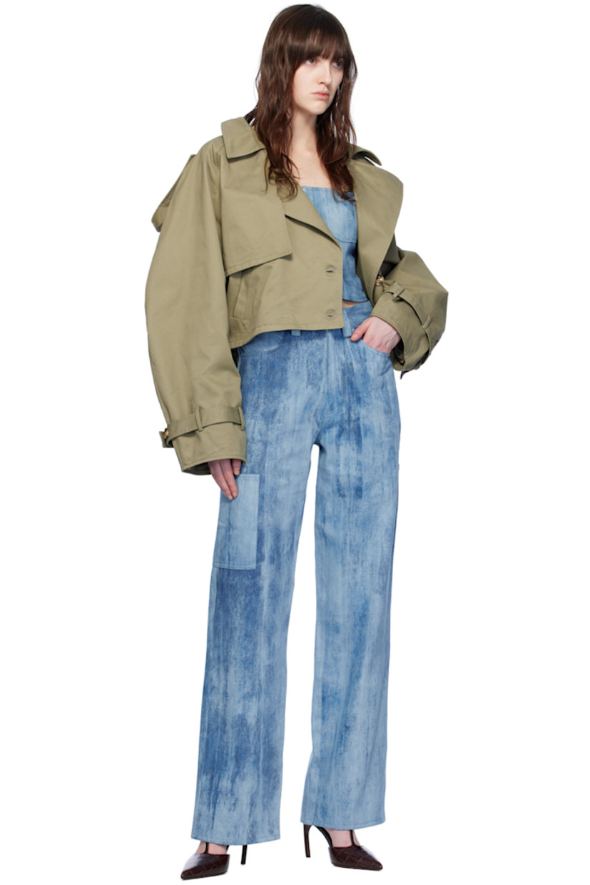 Loose-fit non-stretch denim jeans. Fading throughout.

· High-rise
· Belt loops
· Four-pocket styling
· Zip-fly
· Patch pocket at outseams
· Hammer loop outseam

Supplier color: Light blue