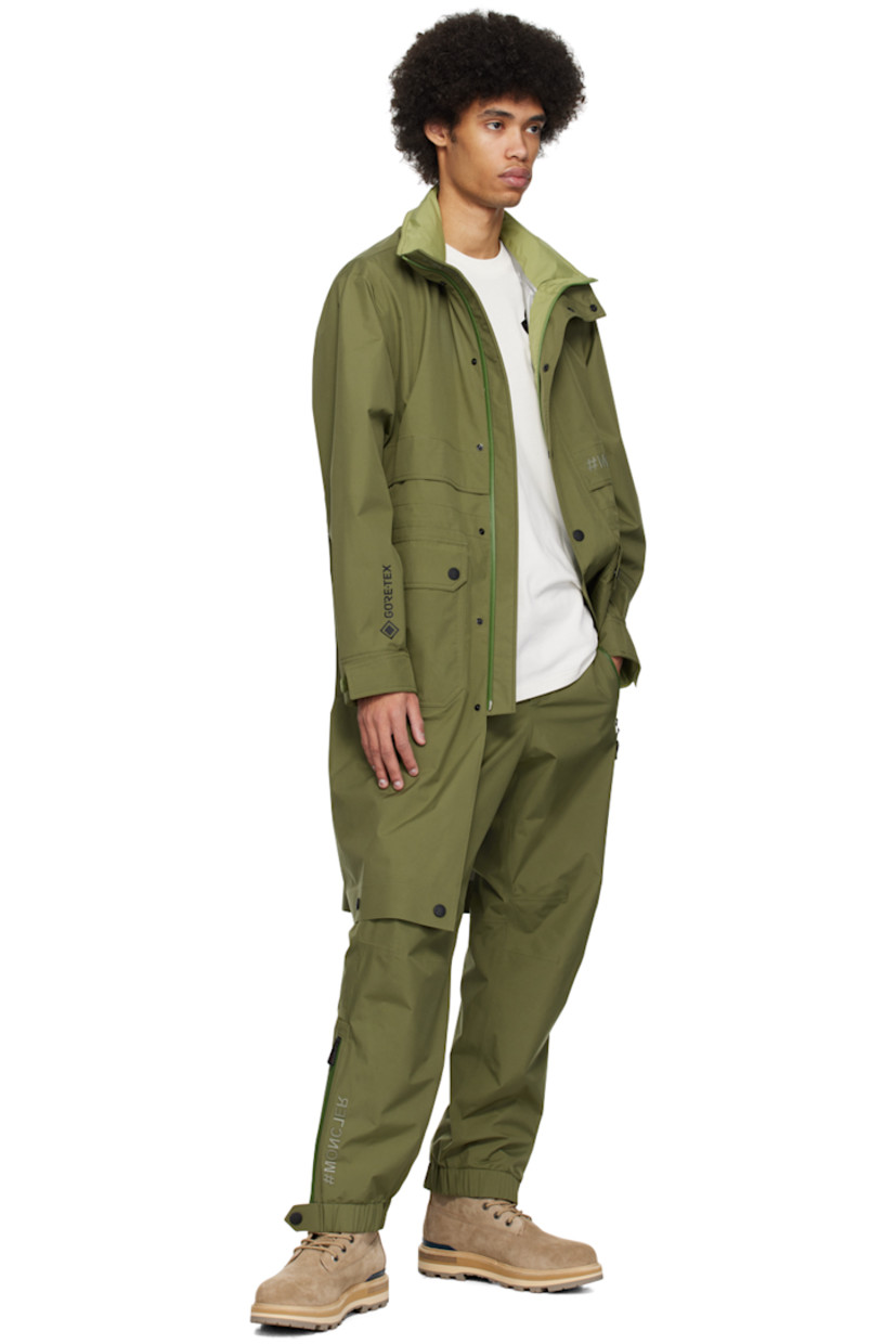 Heat-sealed 2L GORE-TEX Paclite® polyester taffeta jacket. Windproof, waterproof, breathable, packable, and lightweight.

· Elasticized brimmed hood at stand collar
· Two-way zip closure
· Logo-bonded storm flap at front
· Flap pockets
· Concealed drawstring at waist
· Embroidered logo patch at sleeve
· Adjustable velcro tab at cuffs
· Unlined

Part of the Day-Namic collection.

Supplier color: Cypress
