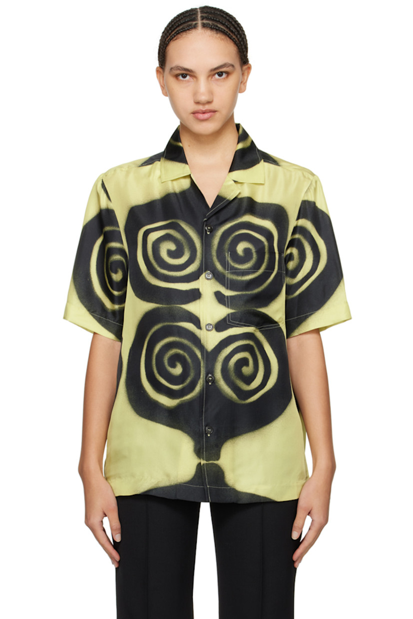 Silk twill shirt. Graphic pattern printed throughout.  

· Open spread collar
· Button closure
· Patch pocket

Supplier color: Spiral spray