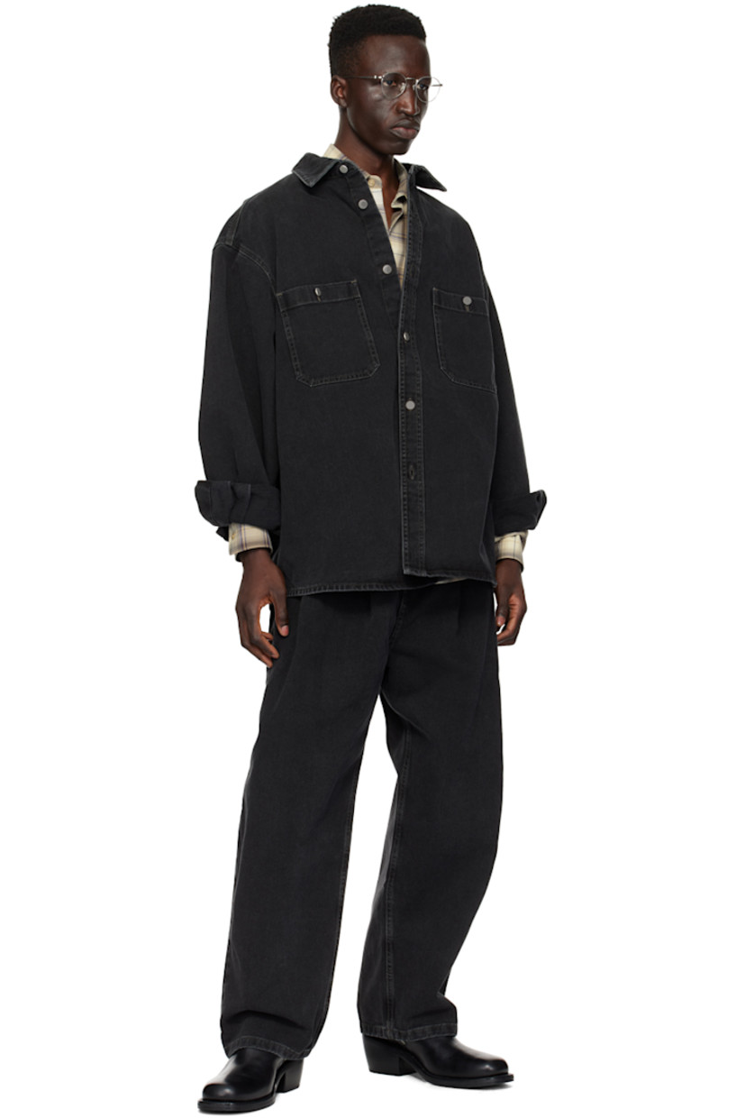 Heavyweight non-stretch denim jeans. Fading throughout.

· Belt loops
· Five-pocket styling
· Zip-fly
· Pleats at front
· Jacron logo patch at back waistband

Supplier color: Black