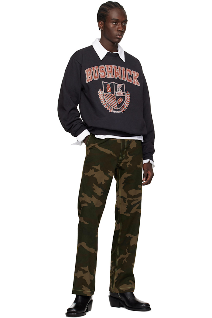 12 oz cotton fleece sweatshirt.

· Rib knit crewneck, hem and cuffs
· Graphic printed at front
· Dropped shoulders

Supplier color: Black