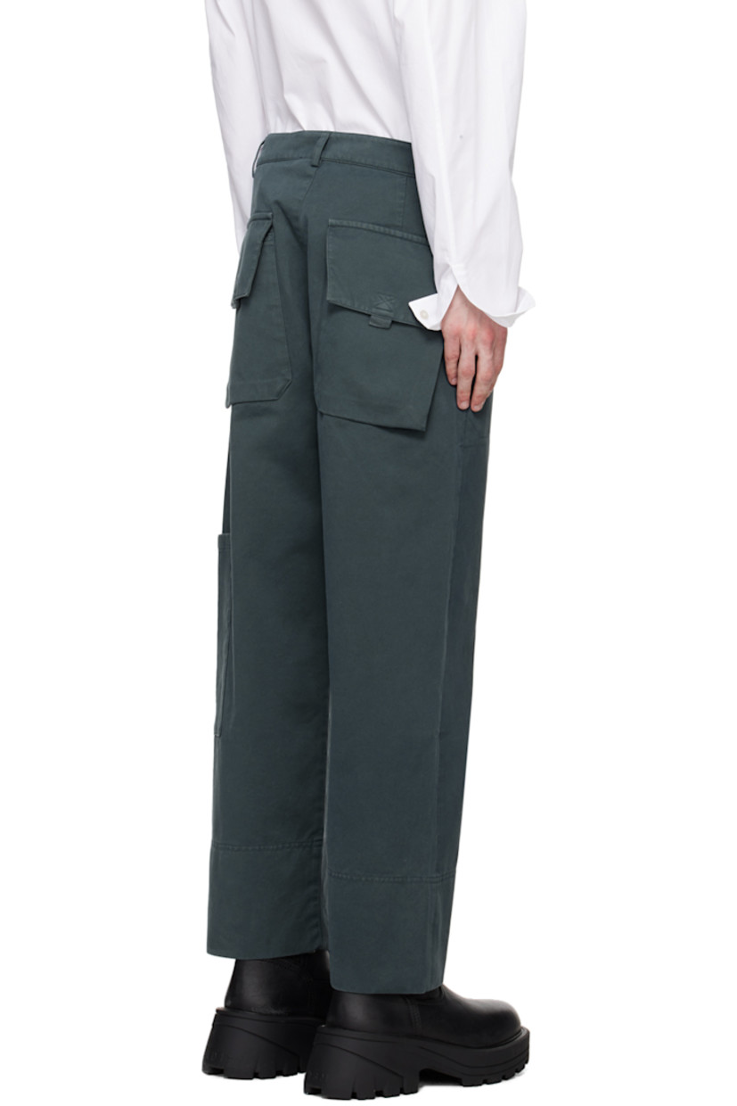 Cotton twill cargo pants. 

· Belt loops
· Four-pocket styling
· Zip-fly
· Rubberized logo patch at front 
· Patch pocket and logo patch at outseam 

Supplier color: Slate