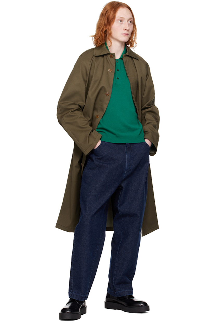 Non-stretch BCI-certified cotton denim jeans. Fading throughout.

· High-rise
· Belt loops at partially elasticized waistband
· Five-pocket styling
· Zip-fly

Supplier color: Indigo