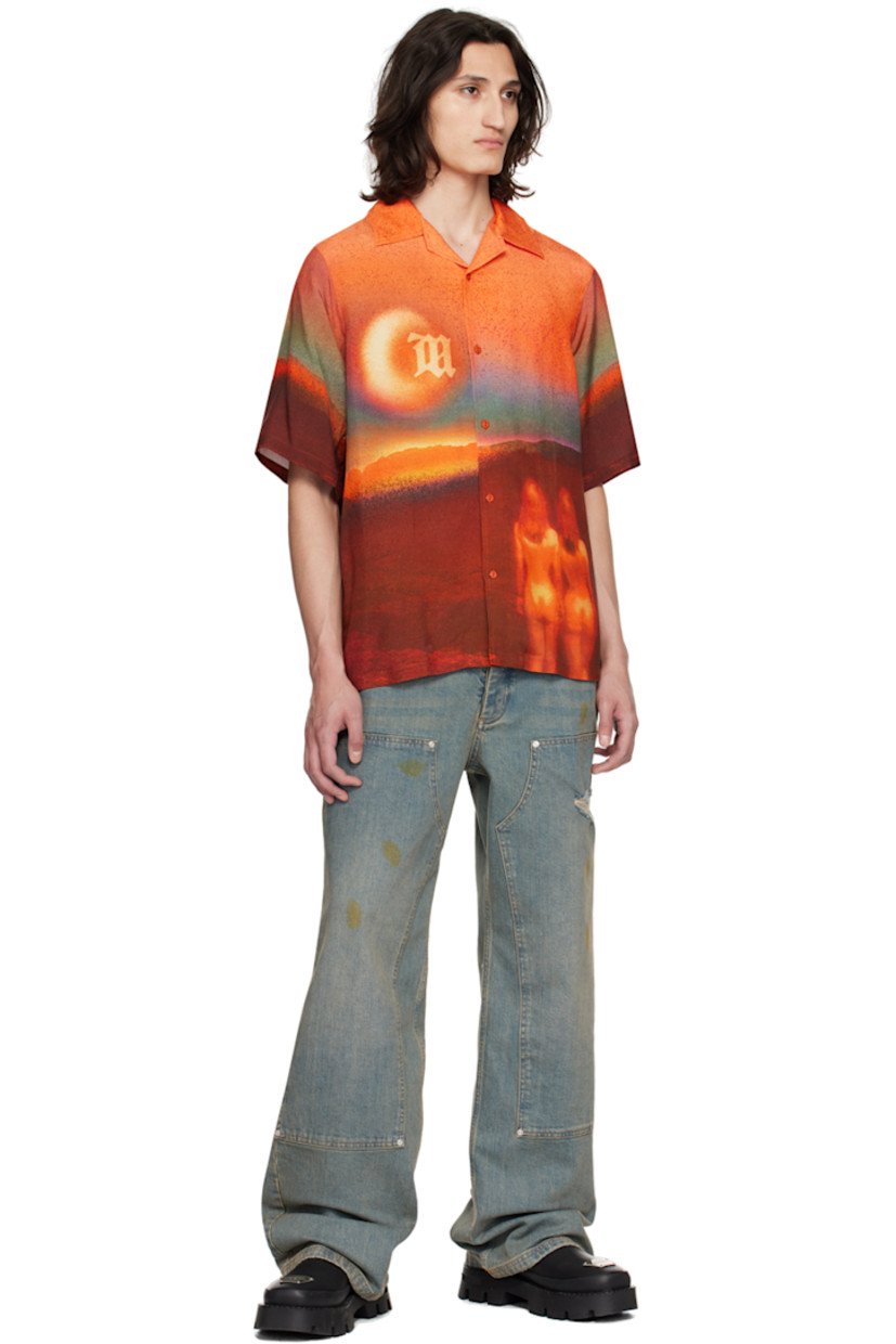 Plain-woven viscose- and linen-blend shirt. Graphic printed throughout. 

· Open spread collar
· Button closure 
· Logo printed at front

Supplier color: Mlc