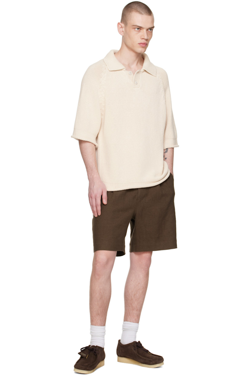 Linen muslin shorts.

· Belt loops
· Four-pocket styling
· Button-fly
· Pleats at front
· Recycled paper hardware

Supplier color: Brown