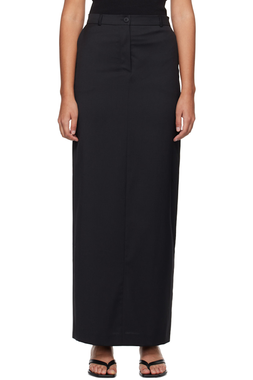 Stretch polyester- and wool-blend twill skirt.

· Belt loops
· Three-pocket styling
· Zip-fly
· Central vent at back hem
· Partial twill lining 

Supplier color: Black