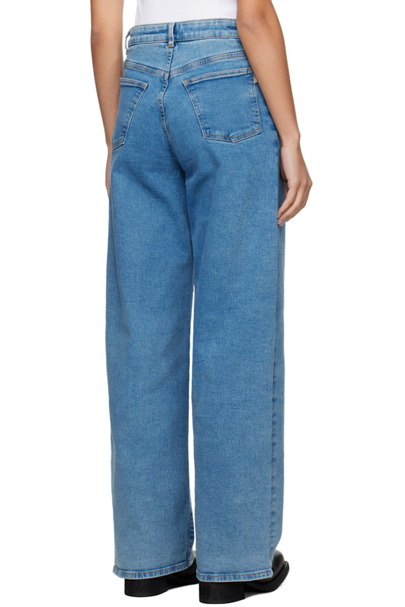 Stretch organic cotton denim jeans. 

· Belt loops 
· Five-pocket styling 
· Zip-fly 
· Contrast stitching in tan 

Supplier color: Blue mirage