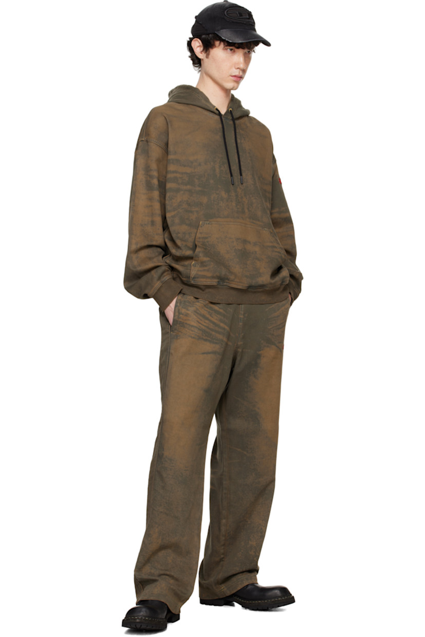 Stretch cotton jersey hoodie. Fading throughout.

· Drawstring at hood
· Kangaroo pocket
· Rib-knit hem and cuffs
· Dropped shoulders
· Logo embroidered at sleeve 

Supplier color: Brown