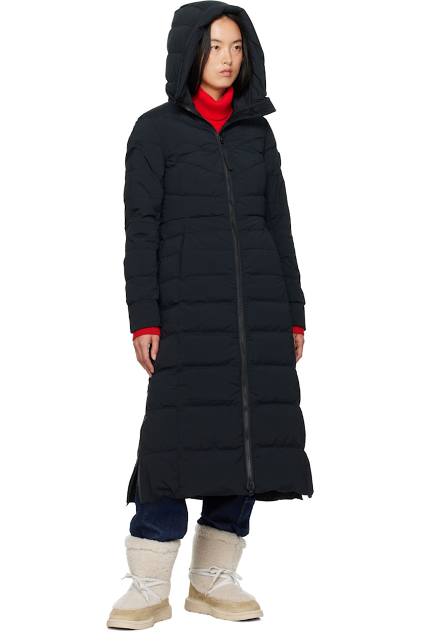 Down-filled and quilted stretch recycled nylon taffeta coat. Wind-resistant and water-repellent. 

· RDS-certified down
· Bungee-style drawstring at hood
· Funnel neck
· Two-way zip closure
· Zip seam pockets
· Zip vent at side seams
· Embroidered logo patch at sleeve
· Inset Power Stretch® jersey cuffs
· Logo-woven shoulder straps at interior
· Zip pocket at interior
· Fully lined

Supplier color: Black

Fill: 90% duck down, 10% duck feather.