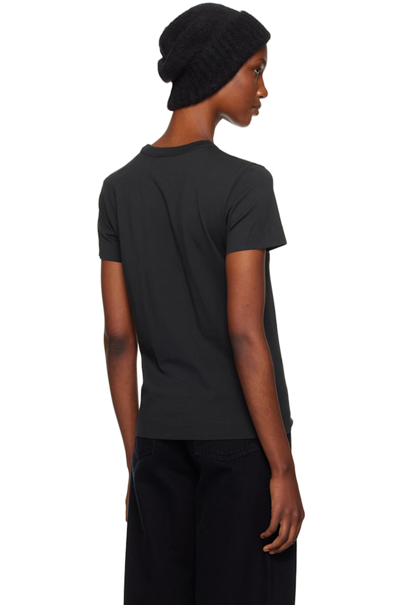 Lightweight and breathable cotton jersey T-shirt.

· Rib knit crewneck
· Dropped shoulders
· Logo patch at sleeve

Part of the Black Label collection.

Supplier color: Black