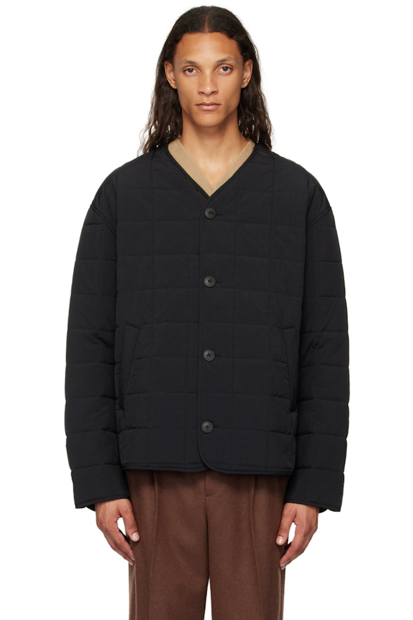 Padded, quilted, and washed polyester- and recycled nylon-blend ripstop jacket.

· V-neck
· Button closure
· Welt pockets
· Button fastening at cuffs

Supplier color: Black
