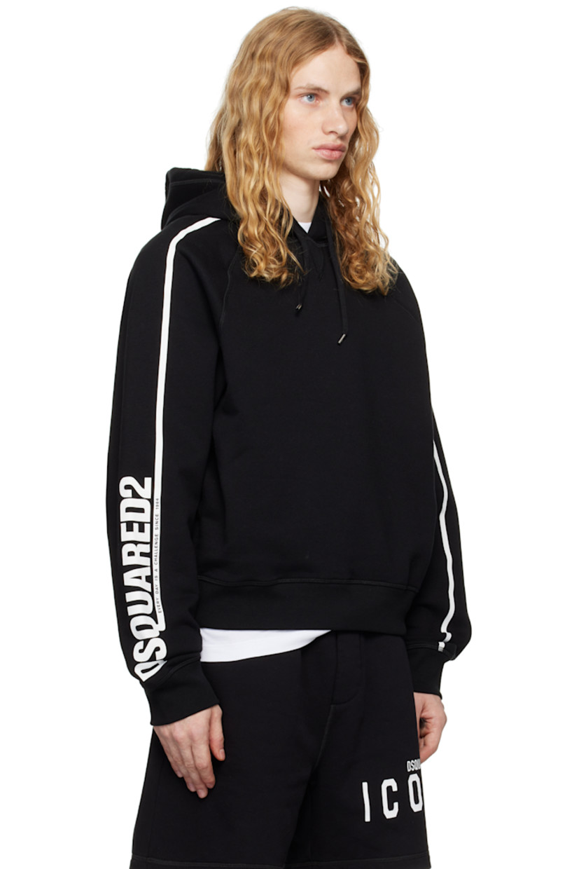 Cotton jersey hoodie.

· Drawstring at hood
· Rib-knit hem and cuffs
· Raglan sleeves
· Logo printed at sleeve
· Full fleece lining

Supplier color: Black