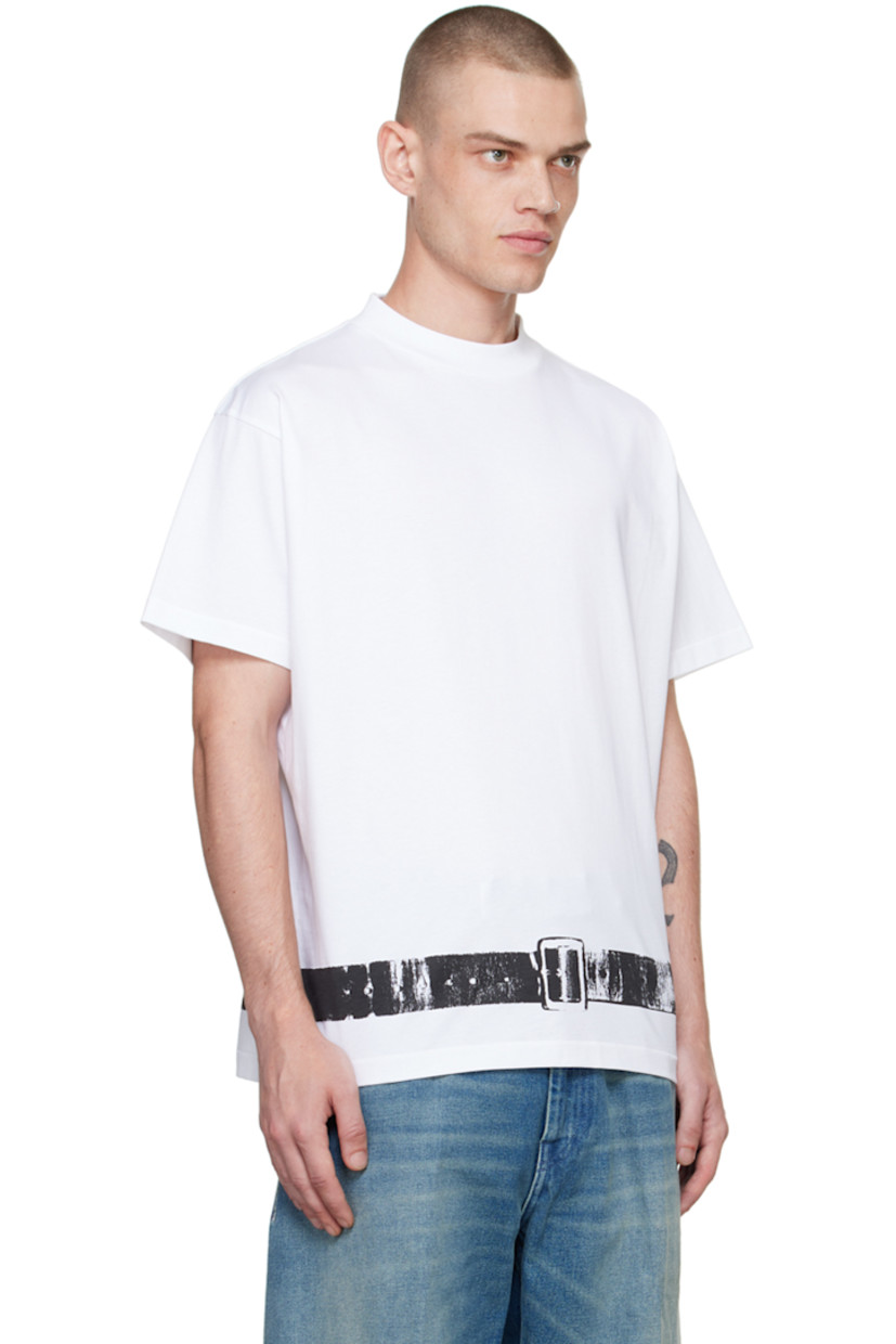 Organic cotton jersey T-shirt.

· Rib-knit crewneck
· Graphic printed at hem
· Logo printed at back collar

Supplier color: White