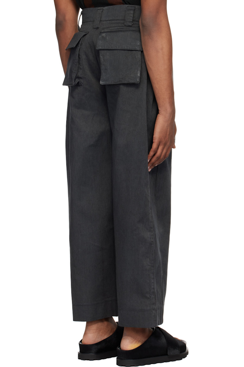 Garment-dyed cotton twill cargo pants.

· Belt loops
· Four-pocket styling
· Zip-fly
· Press-stud panel at front
· Patch pocket at panel

Available exclusively at SSENSE.

Supplier color: Charcoal
