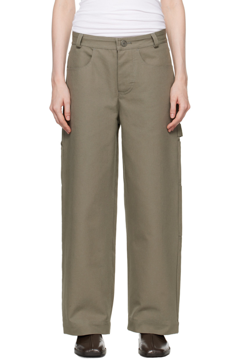 Relaxed-fit straight-leg cotton oxford cloth trousers.

· Mid-rise
· Belt loops
· Four-pocket styling
· Button-fly
· Patch pocket at outseam
· Patch pockets and hammer loop at outseam
· Logo embroidered at back pocket
· Corozo hardware

Supplier color: Weimaraner grey