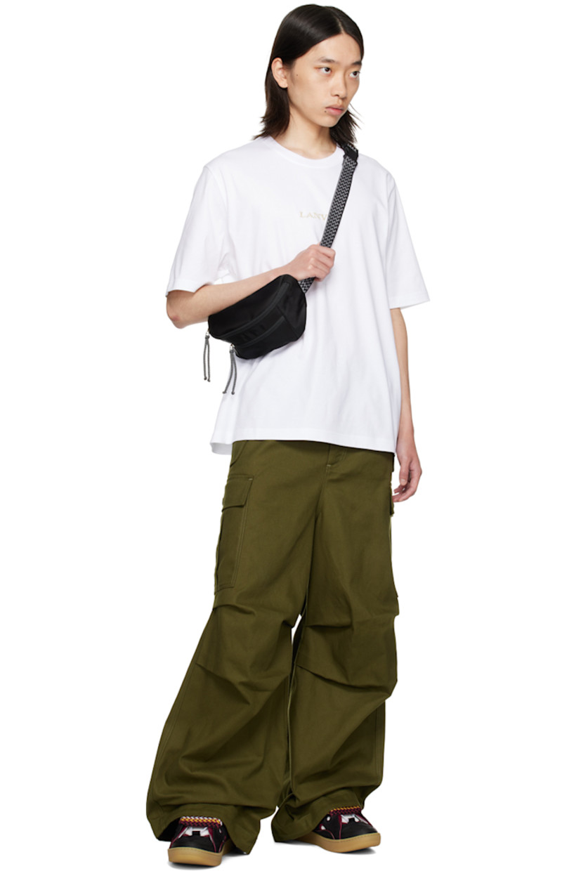 Cotton jersey T-shirt. 

· Rib knit crewneck
· Logo embroidered at chest
· Patch at back collar

Supplier color: Optic white