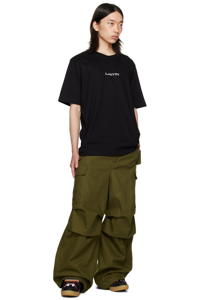 Cotton jersey T-shirt. 

· Rib knit crewneck
· Logo embroidered at chest
· Patch at back collar

Supplier color: Black