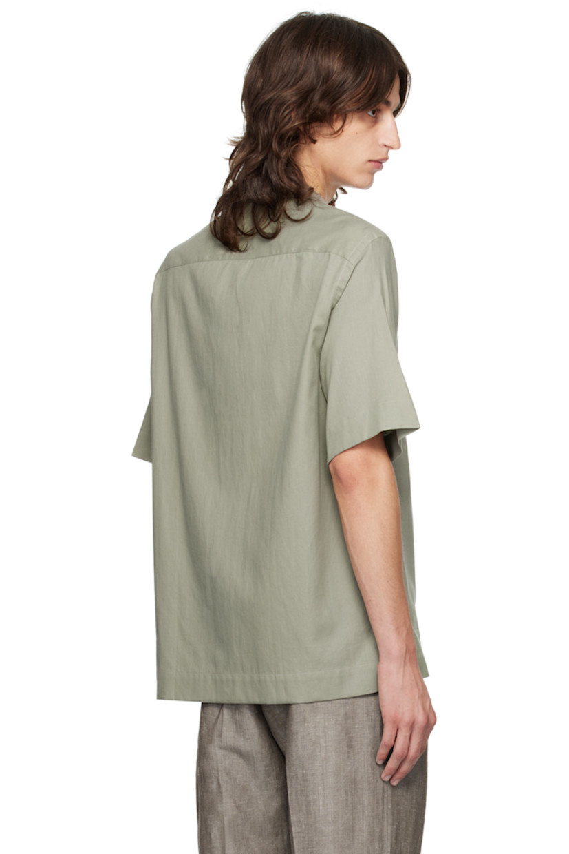 Cotton twill shirt. 

· Open spread collar
· Button closure
· Vented side seams

Supplier color: Greens